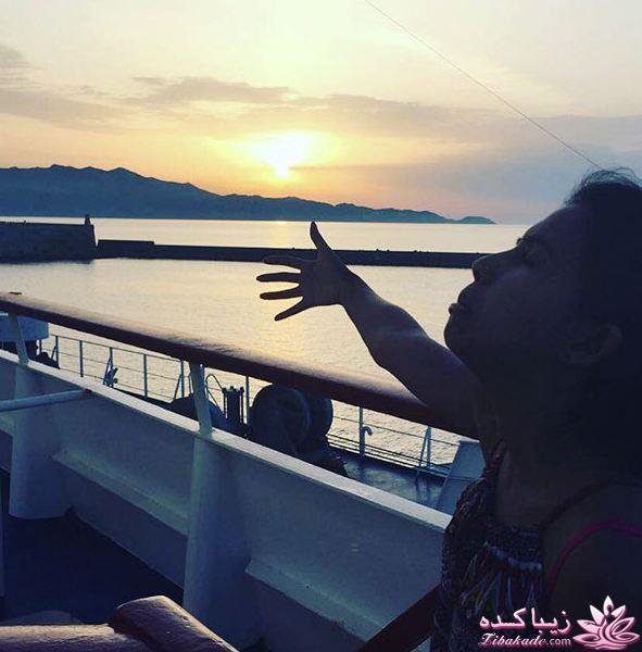 تنهایی ماه عسل رفتن یک عروس 